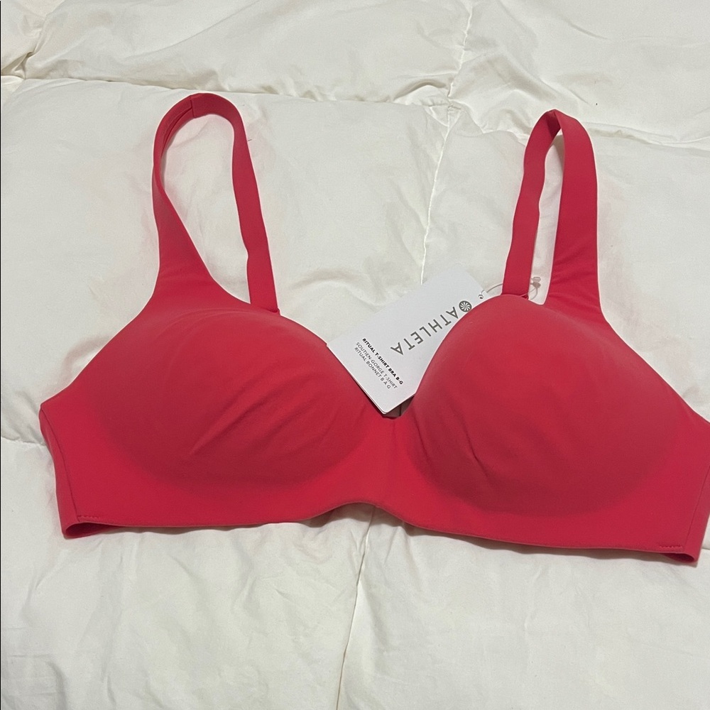 Athleta Super soft 36C wireless TeeShirt Bra NWT 
Work out casual comfortable